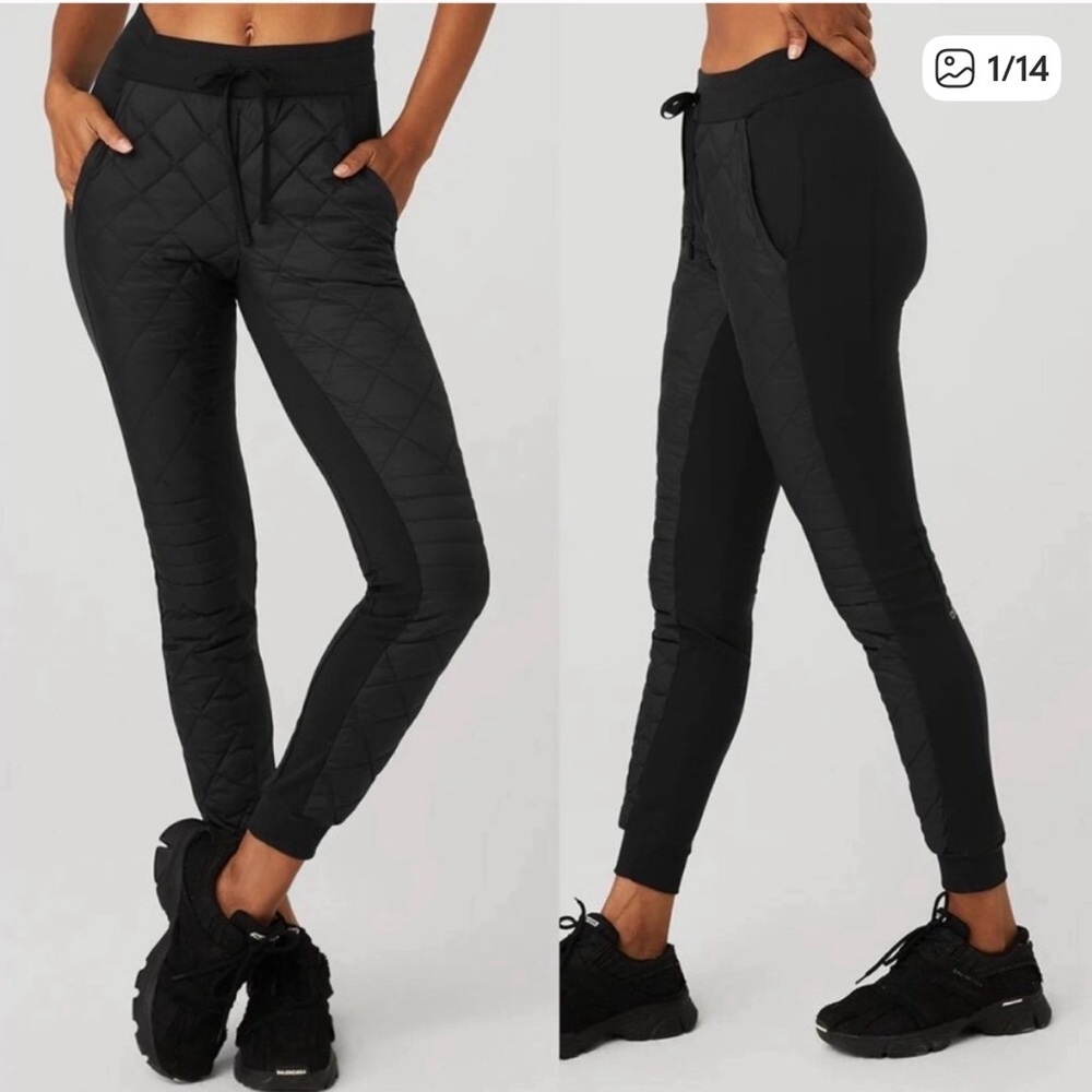 ALO Yoga Airbrush Winter Warm High-Waist Moto Puffer Pant
